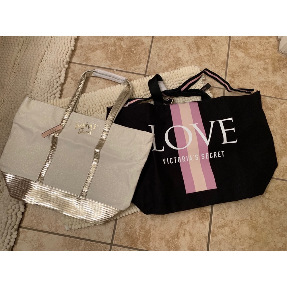 Two brand New Victoria’s Secret tote bags💛